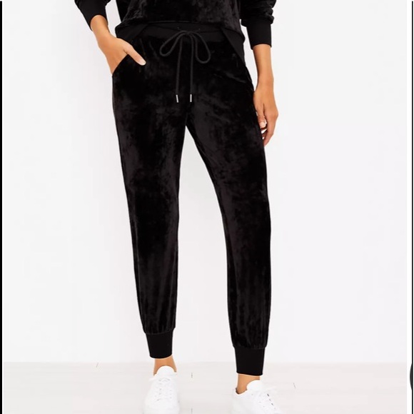 NWT Lou & Grey Crushed Velour Sweatshirt and Jogger SET - Picture 5 of 6